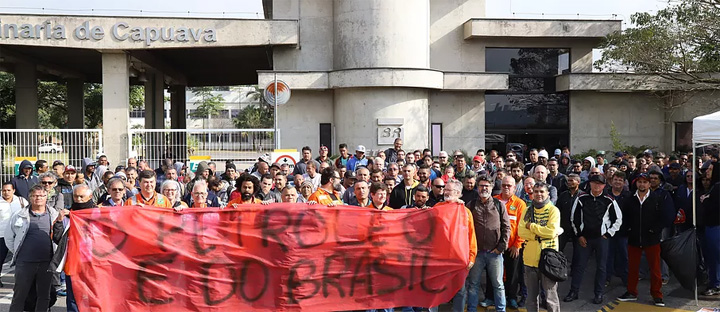 Petroleiros anunciam greve nacional de advertência nesta quarta